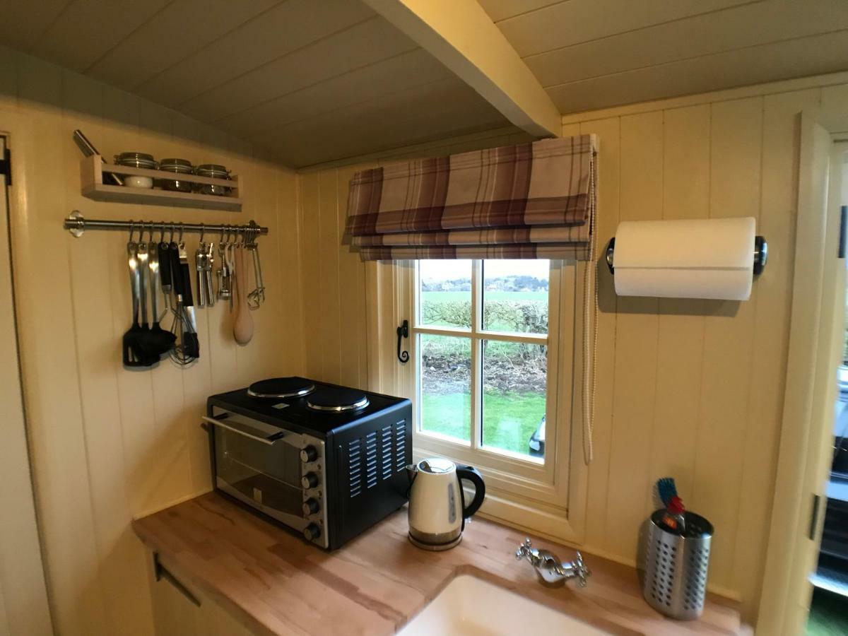 The Hawthorn Shepherds Hut Eyemouth Eksteriør bilde